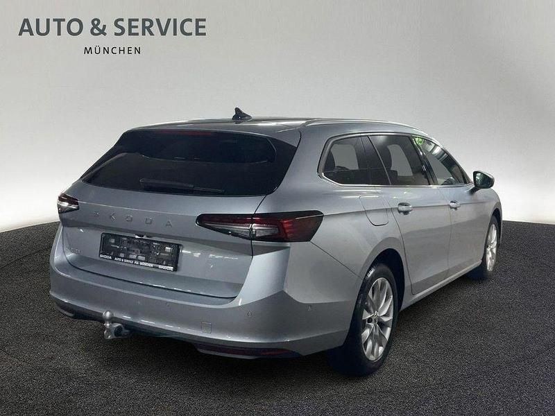 Gebraucht Skoda Superb Selection 150 PS (110 kW) 2025 Silber Kombi