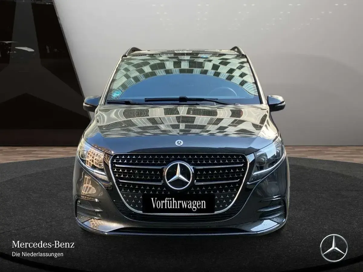 Gebraucht Mercedes V300 Avantgarde 237 PS (174 kW) 2025 Graphitgrau Van / Kleinbus