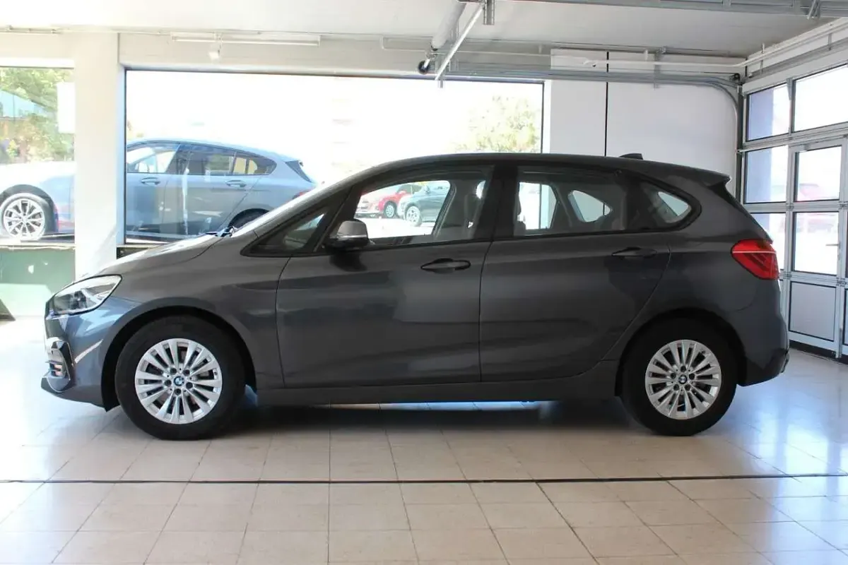 Gebraucht BMW 218 Shadowline 136 PS (100 kW) 2020 Grau Van / Kleinbus