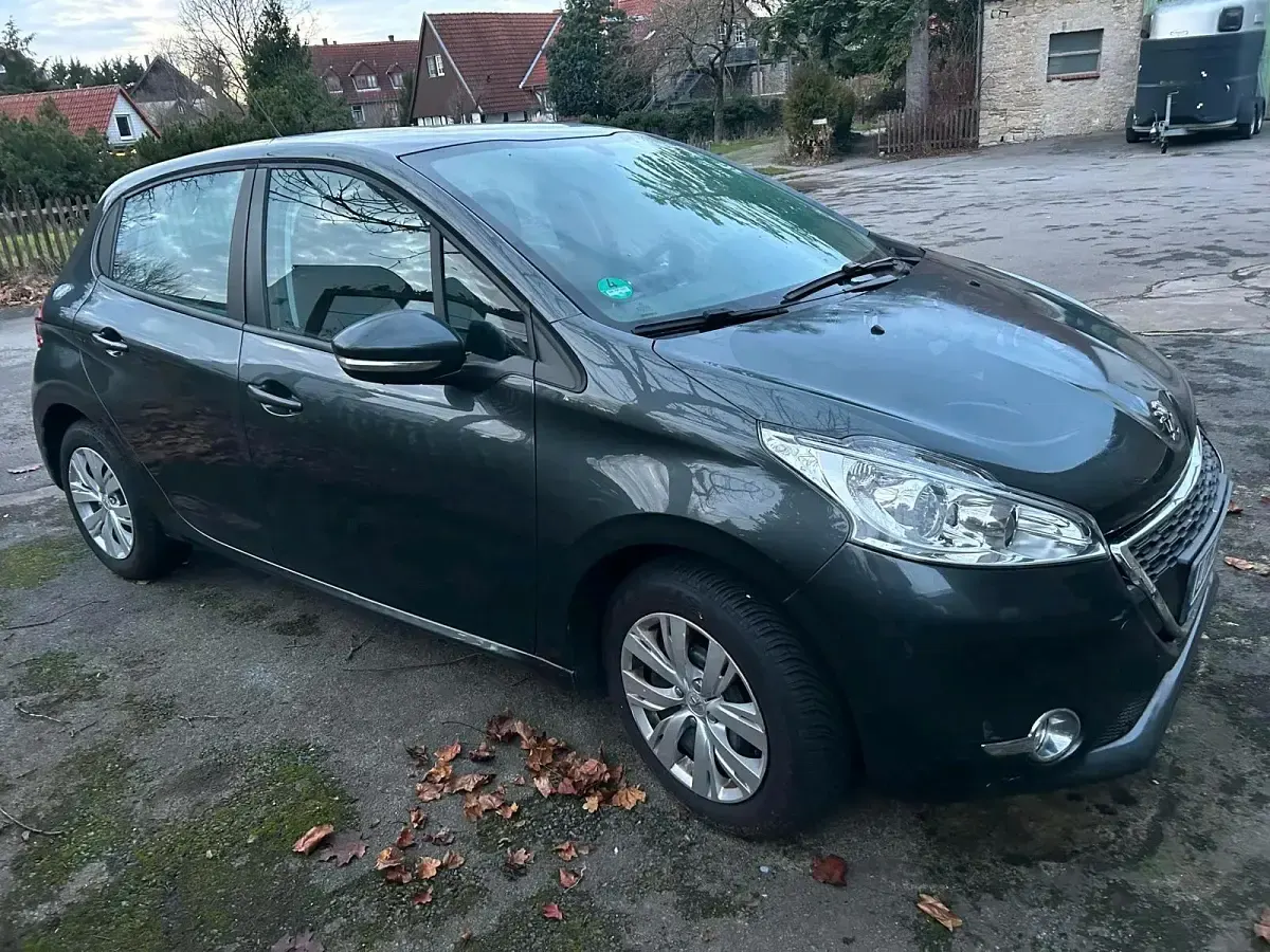 Gebraucht Peugeot 208 82 PS (60 kW) 2013 Grau Kleinwagen