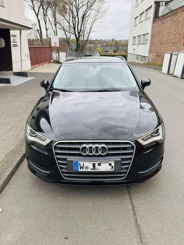 Gebraucht Audi A3 Sportback Ambiente 150 PS (110 kW) 2015 Schwarz Kleinwagen