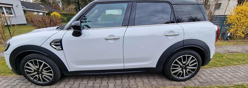 Używany Mini Cooper 136 KM (100 kW) 2019 Biały Hatchback