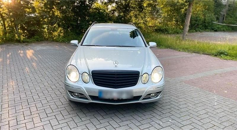 Silber Gebraucht 2007 Mercedes E200 Avantgarde Kombi | 4.650 € (Guter Preis) - Bild 1/4