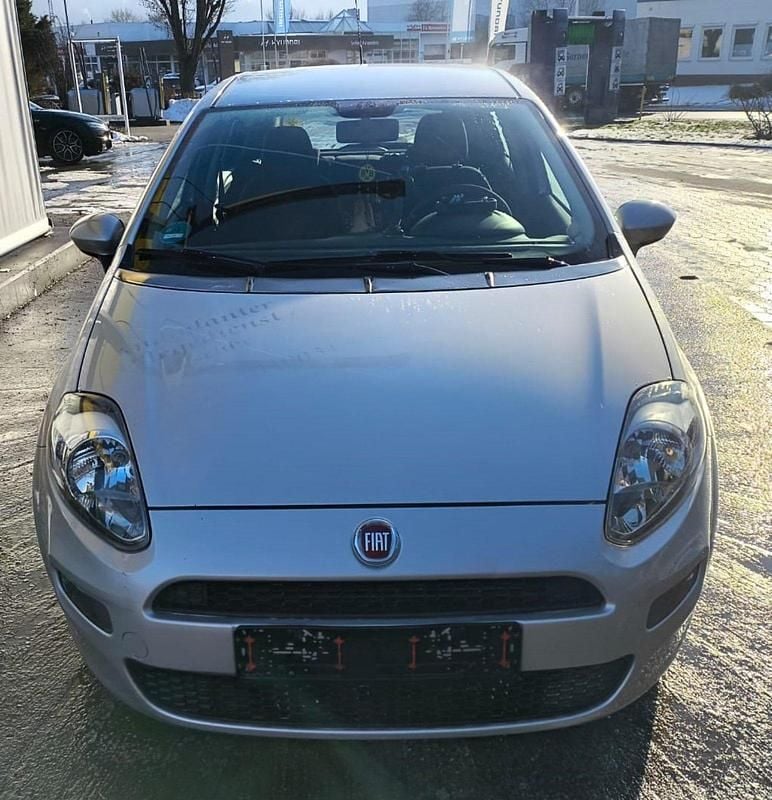 Silber Gebraucht 2017 Fiat Punto Kleinwagen | 4.500 € (Teuer) - Bild 1/4