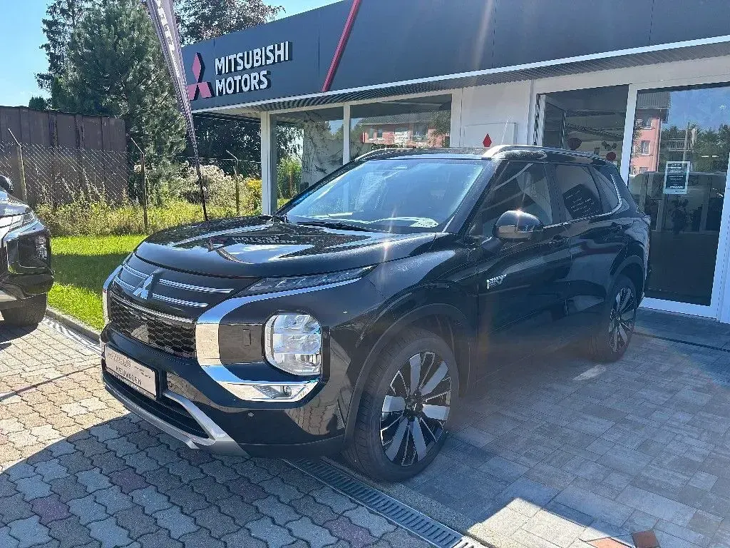 Neu Mitsubishi Outlander P-HEV Select 306 PS (225 kW) 2026 Schwarz SUV