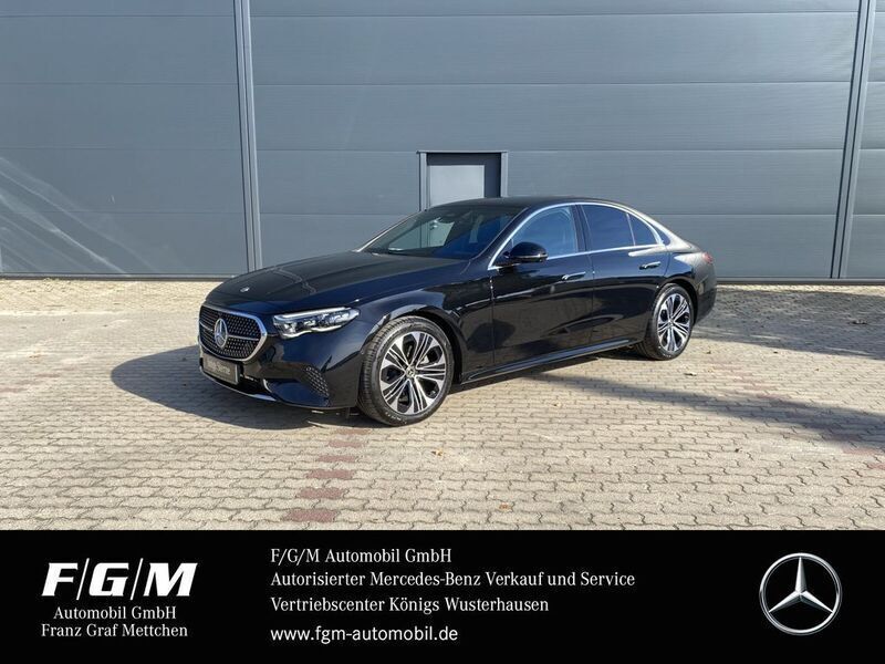 Lack obsidianschwarz Gebraucht 2023 Mercedes E200 Avantgarde Limousine | 52.770 € - Bild 1/4