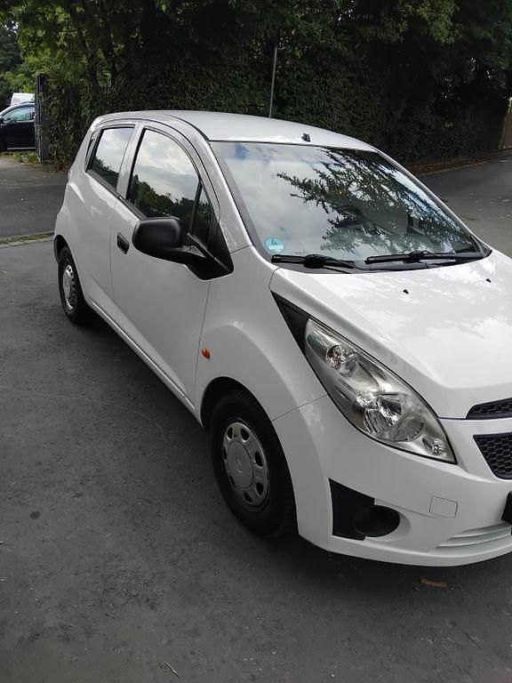 Weiß Gebraucht 2011 Chevrolet Spark LS Kleinwagen | 2.300 € (Guter Preis) - Bild 1/4