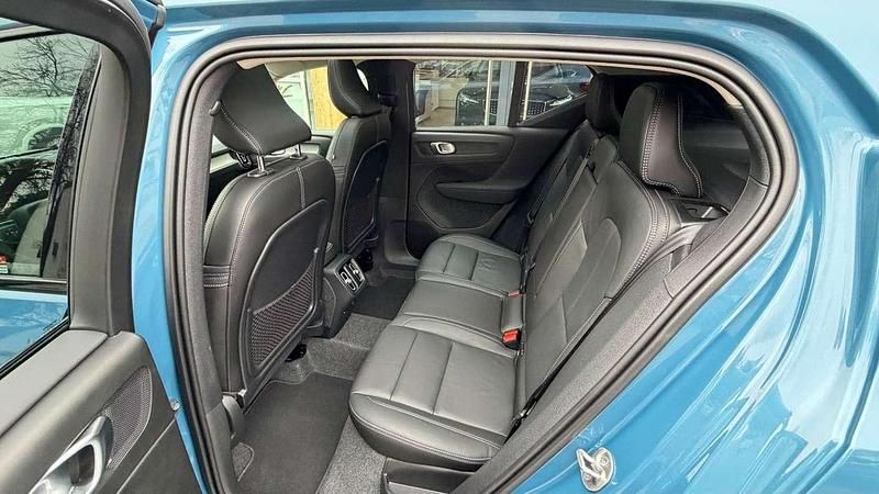 Gebraucht Volvo XC40 Ultra 163 PS (119 kW) 2025 Fjord blue / metallic SUV