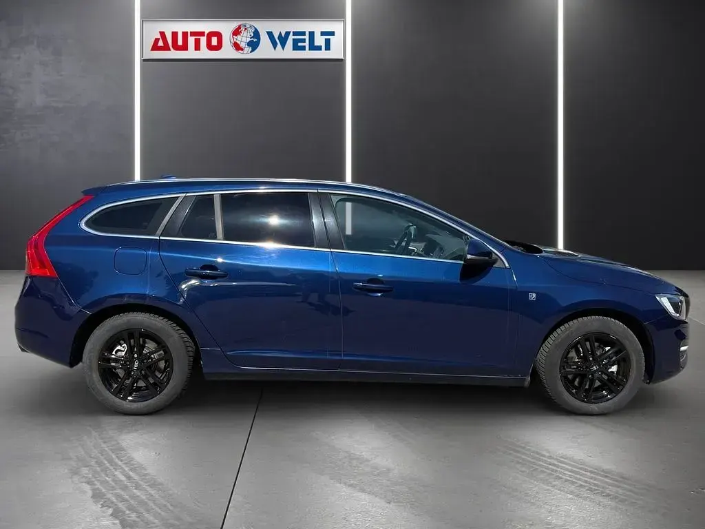 Gebraucht Volvo V60 Ocean Race 190 PS (139 kW) 2016 Blau Kombi