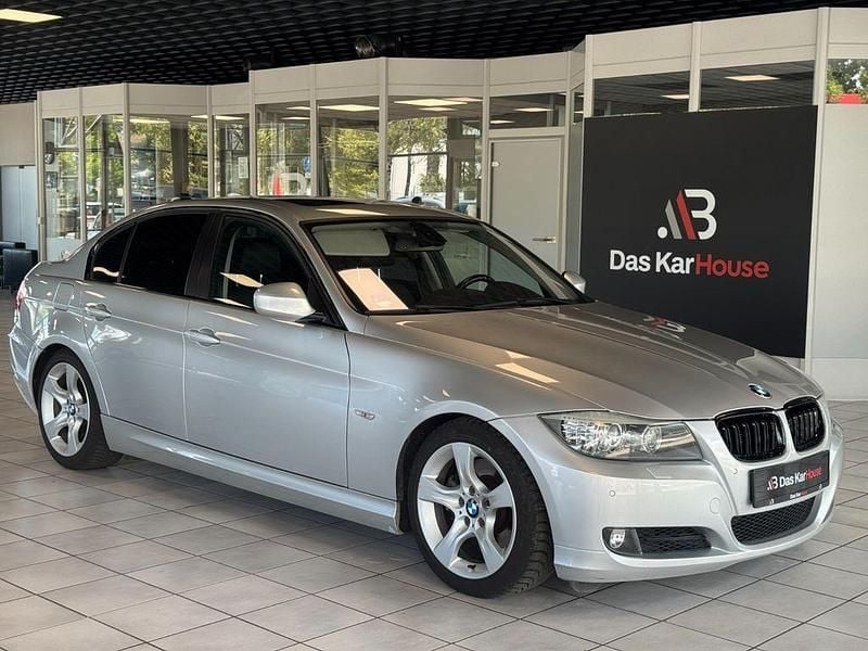 Silber Gebraucht 2011 BMW 330 Comfort Edition Limousine | 14.680 € (Fairer Preis) - Bild 1/4
