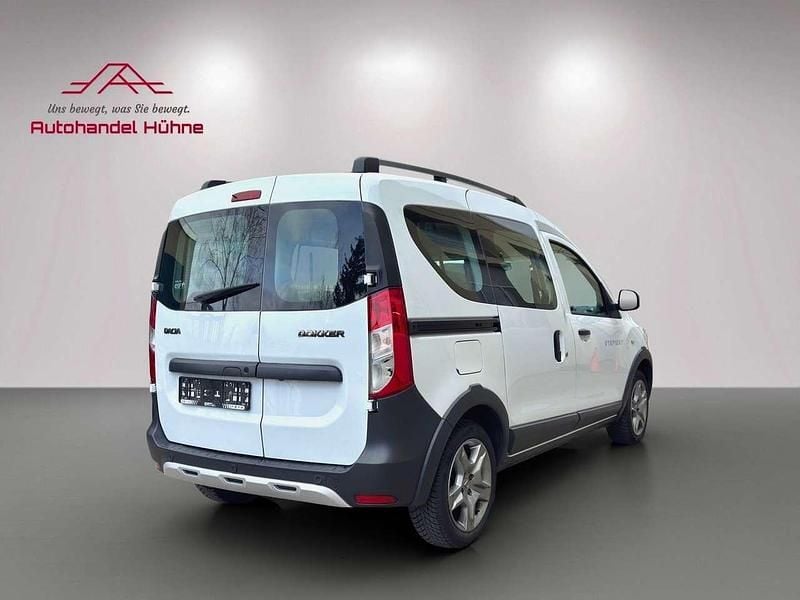 Gebraucht Dacia Dokker Stepway 102 PS (75 kW) 2019 Weiß Van / Kleinbus