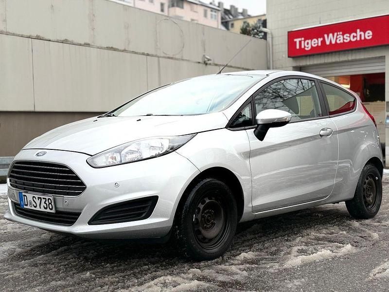 Gebraucht Ford Fiesta 75 PS (55 kW) 2014 Silber Kleinwagen
