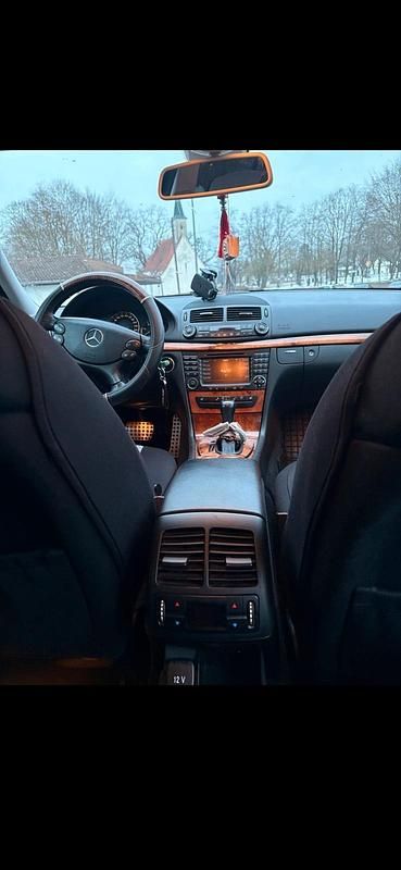 Gebraucht Mercedes E320 224 PS (164 kW) 2008 Silber Limousine