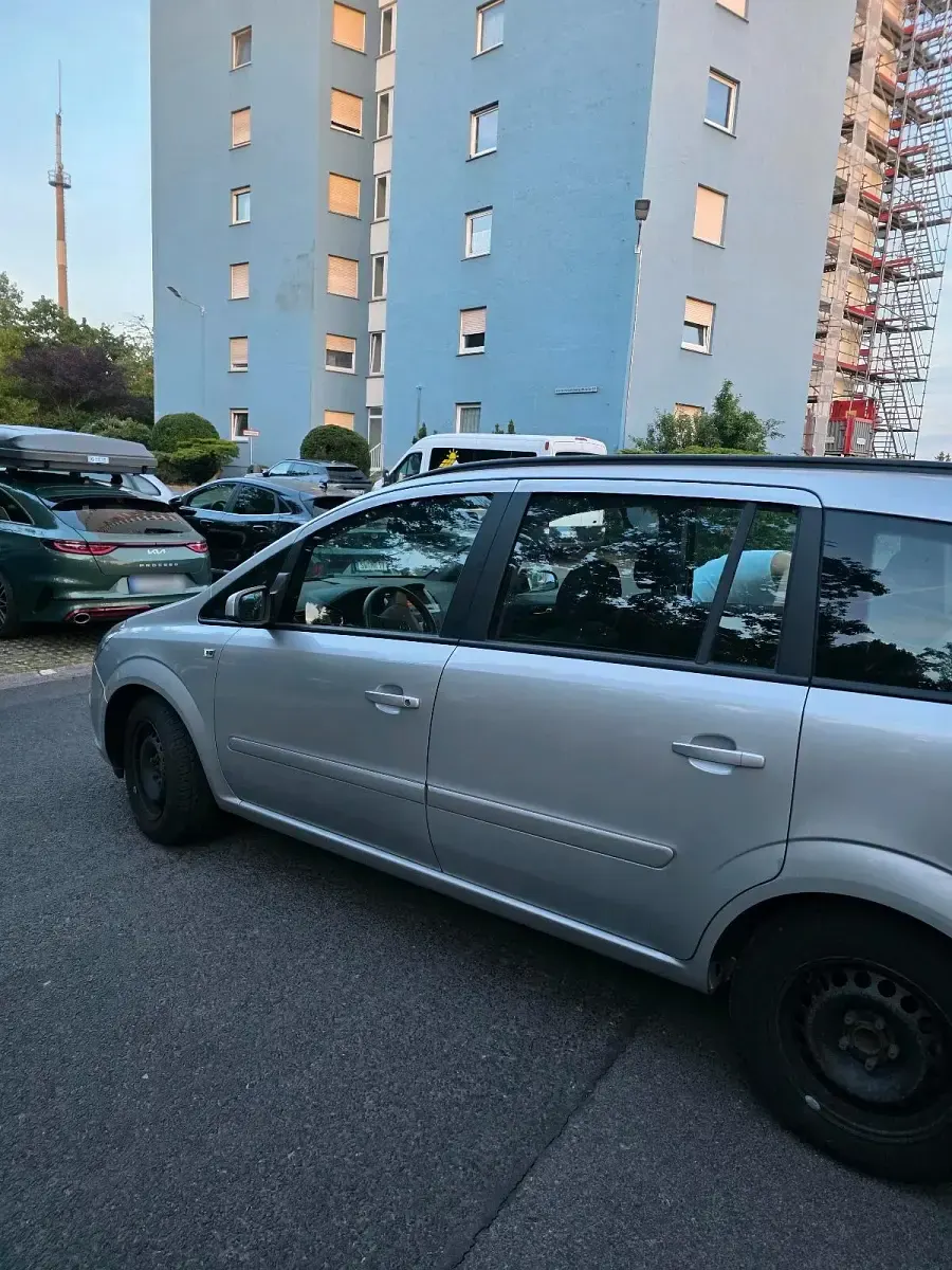 Gebraucht Opel Zafira 140 PS (102 kW) 2007 Silber Van / Kleinbus