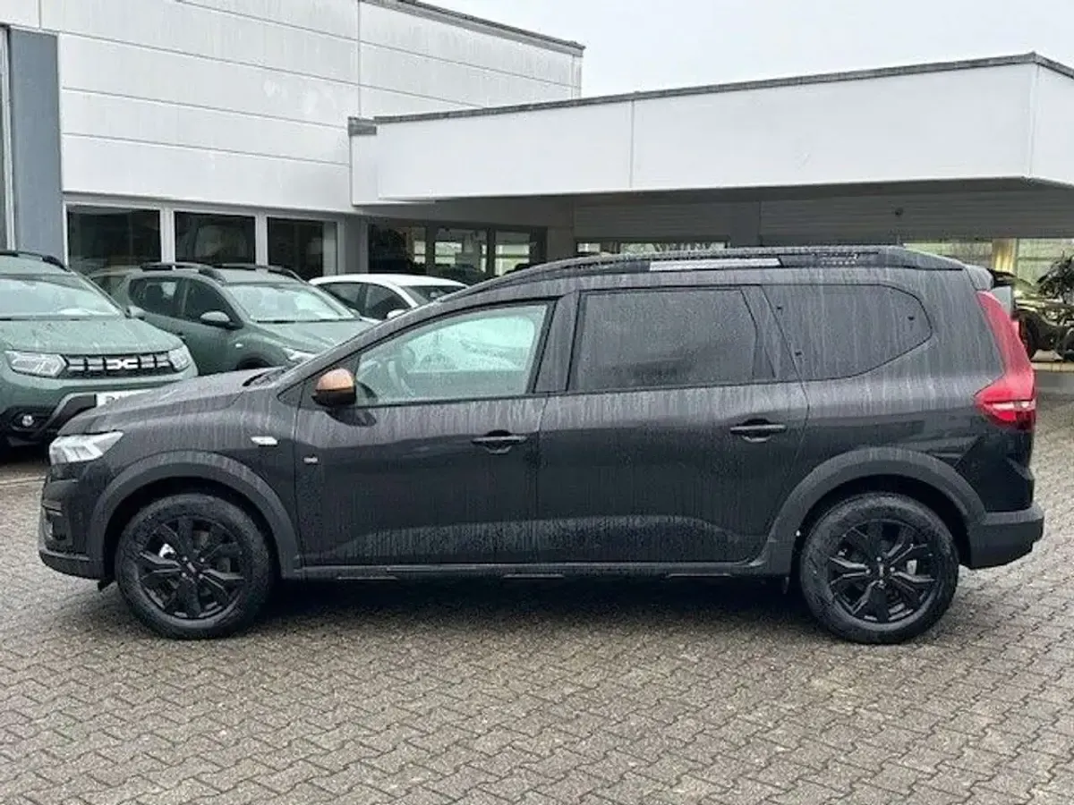 Neu Dacia Jogger Extreme 110 PS (80 kW) 2025 Schwarz Van / Kleinbus