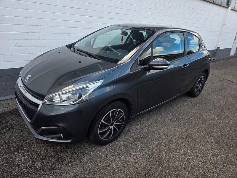 Grau Gebraucht 2016 Peugeot 208 Active Kleinwagen | 4.650 € (Guter Preis) - Bild 1/4