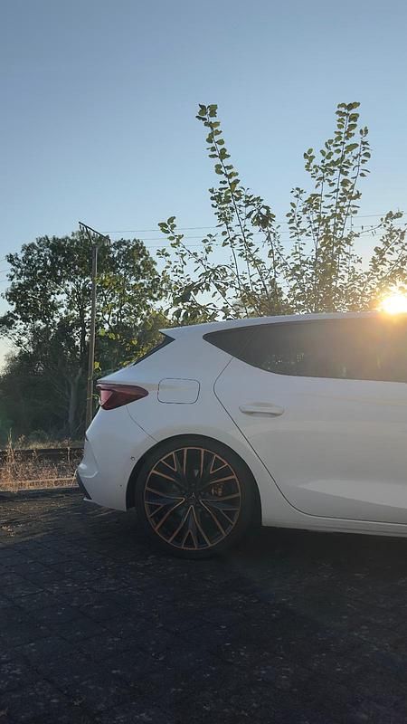 Gebraucht Cupra Leon 204 PS (150 kW) 2022 Weiß Limousine