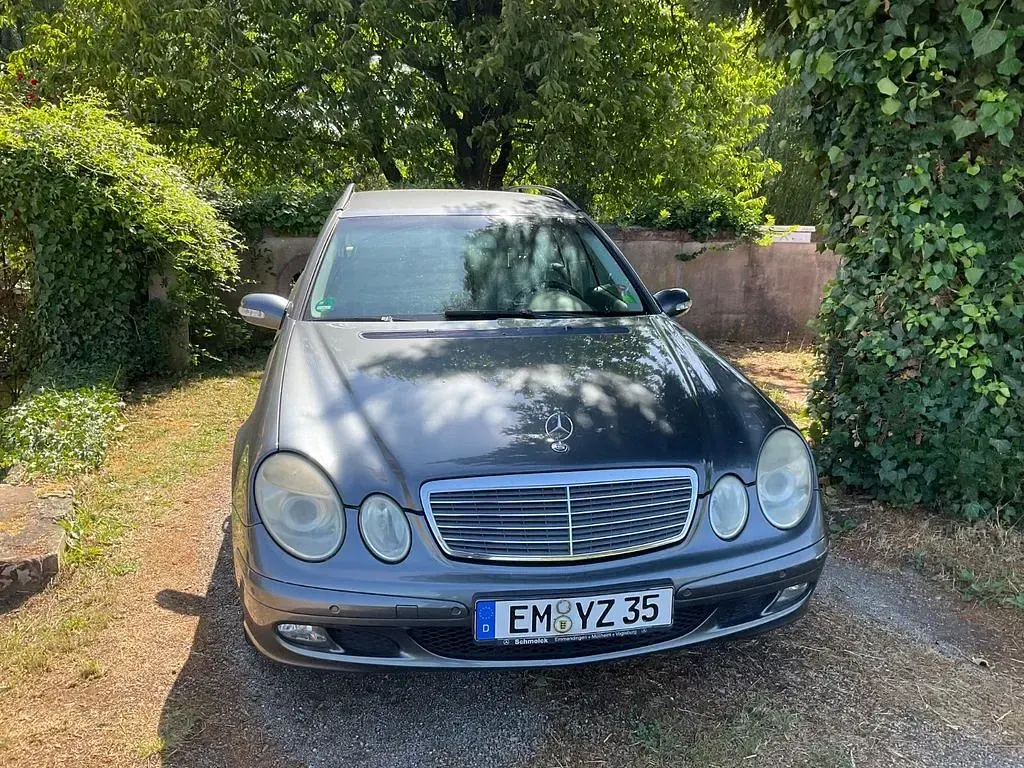 Gebraucht Mercedes E220 Classic 150 PS (110 kW) 2006 Grau Limousine