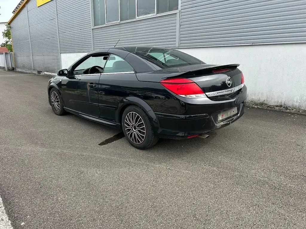 Gebraucht Opel Astra Cosmo 105 PS (77 kW) 2006 Schwarz Cabrio
