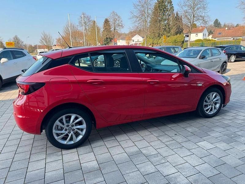 Gebraucht Opel Astra 110 PS (80 kW) 2019 Rot Limousine
