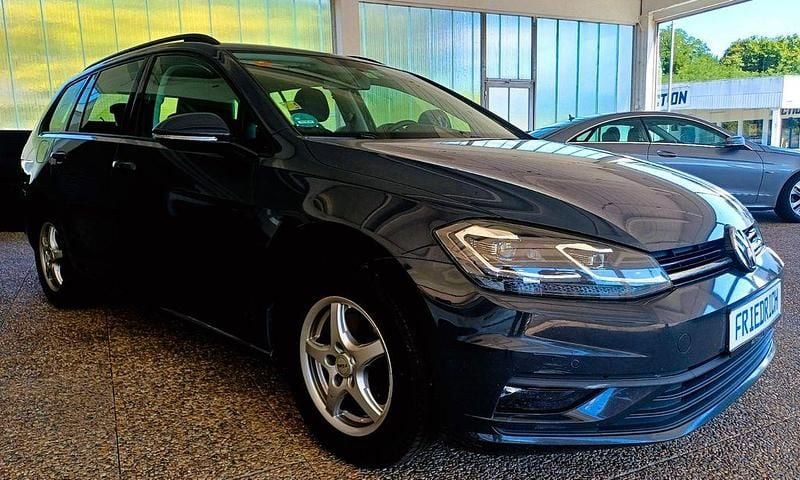 Grau Gebraucht 2018 VW Golf VII Kombi | 8.200 € (Guter Preis) - Bild 1/4