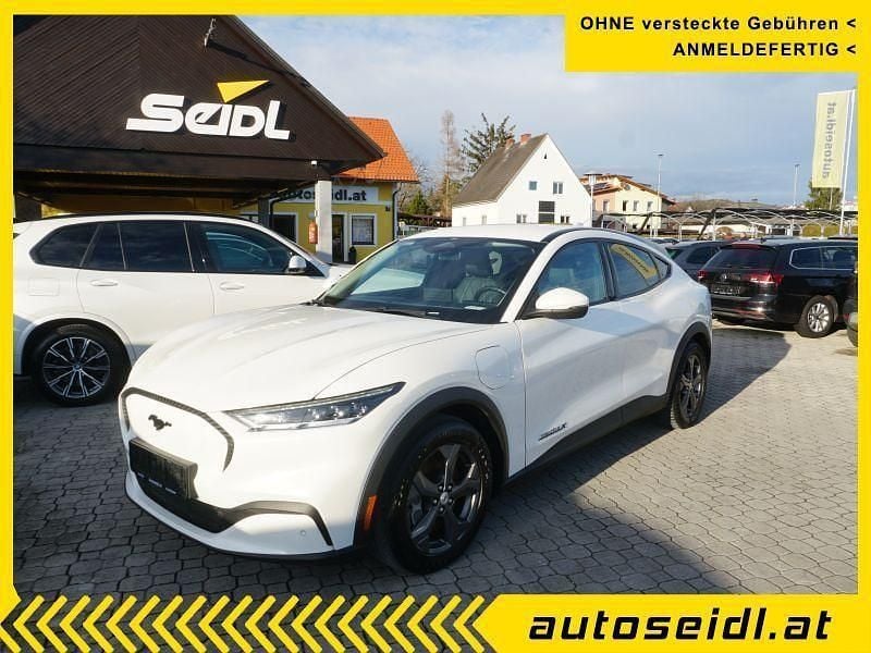 Weiß Gebraucht 2022 Ford Mustang Mach-E Extended Range SUV | 18.900 € (Fairer Preis) - Bild 1/4