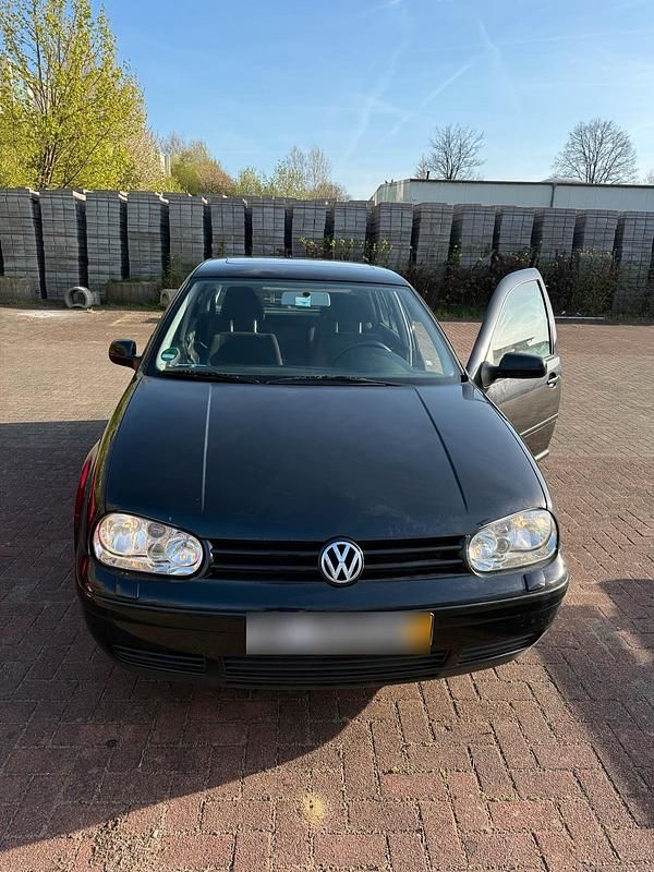 Gebraucht VW Golf 75 PS (55 kW) 2001 Schwarz Coupé