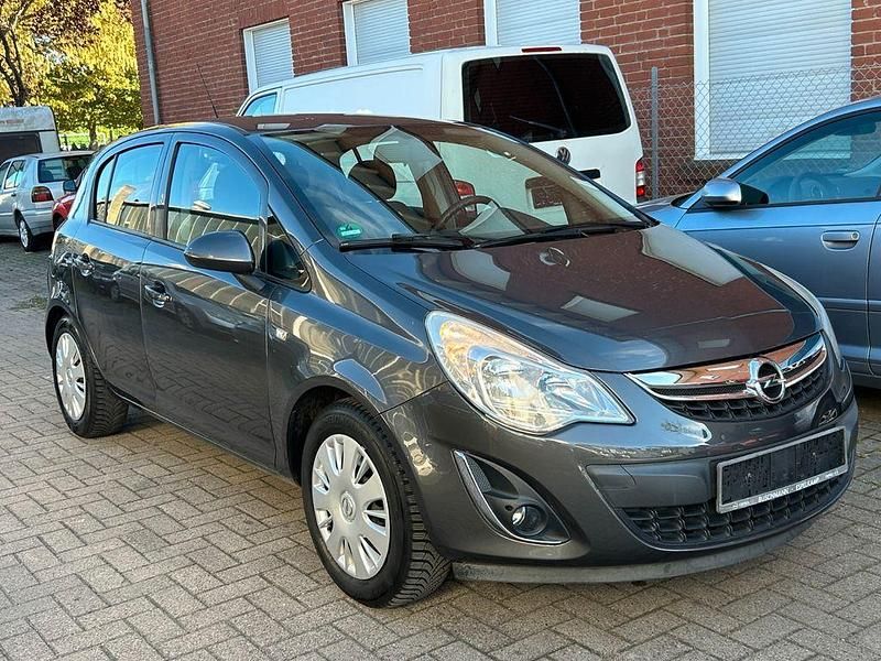 Grau Gebraucht 2011 Opel Corsa Satellite Limousine | 2.490 € (Guter Preis) - Bild 1/4