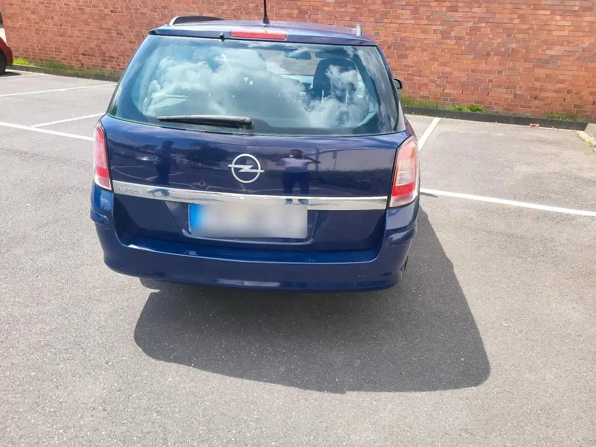 Gebraucht Opel Astra 90 PS (66 kW) 2008 Blau Kombi