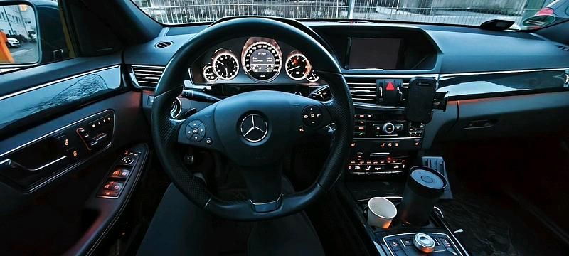 Gebraucht Mercedes E350 Avantgarde 265 PS (194 kW) 2011 Grau Kombi