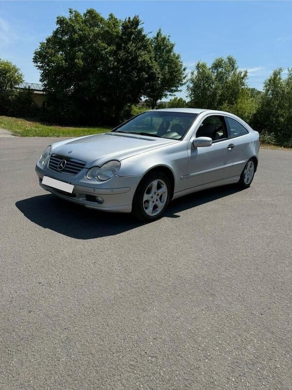 Silber Gebraucht 2003 Mercedes C220 Classic Coupé | 2.600 € (Fairer Preis) - Bild 1/4