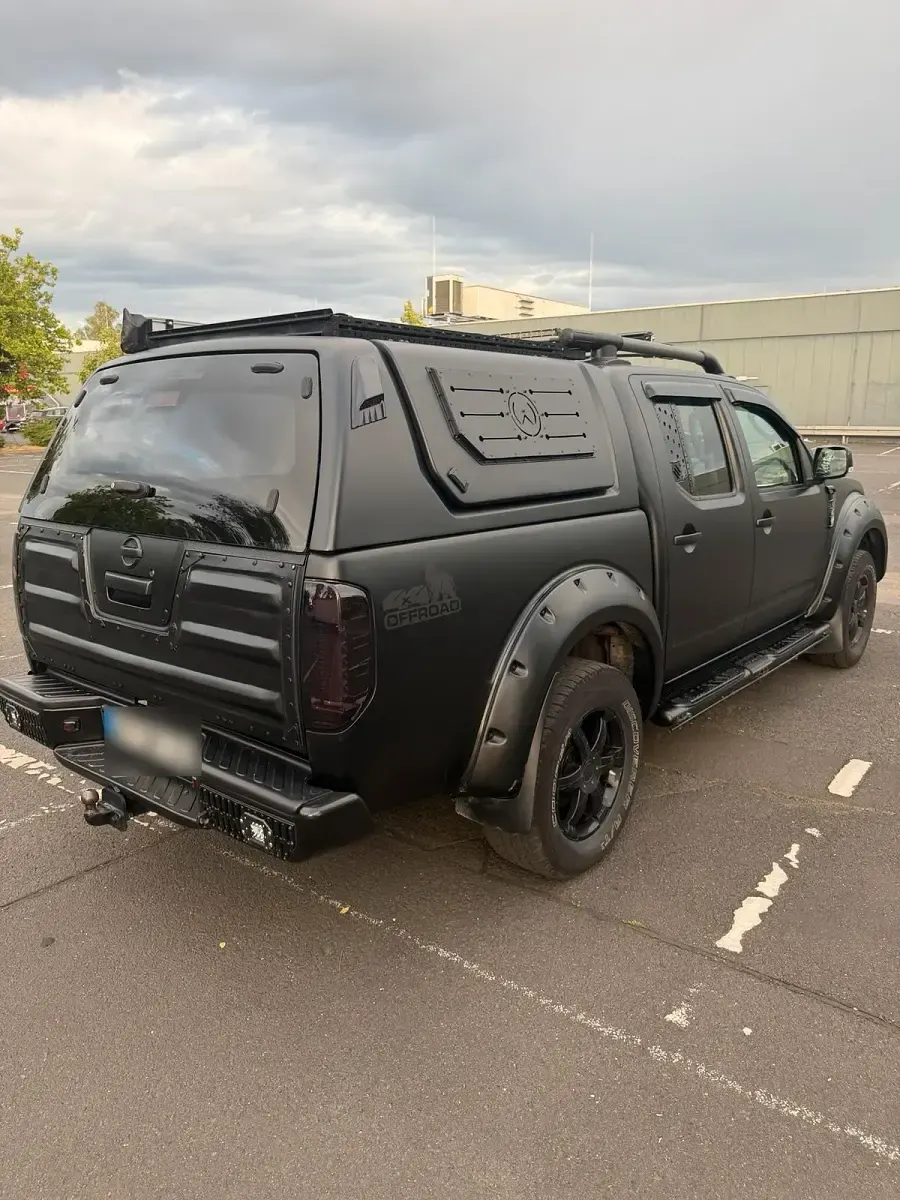 Gebraucht Nissan Navara 190 PS (139 kW) 2010 Schwarz Pickup