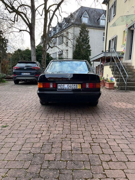 Gebraucht Mercedes 190 109 PS (80 kW) 1992 Schwarz Limousine