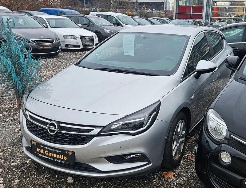 Gebraucht Opel Astra Edition 105 PS (77 kW) 2015 Silber Limousine