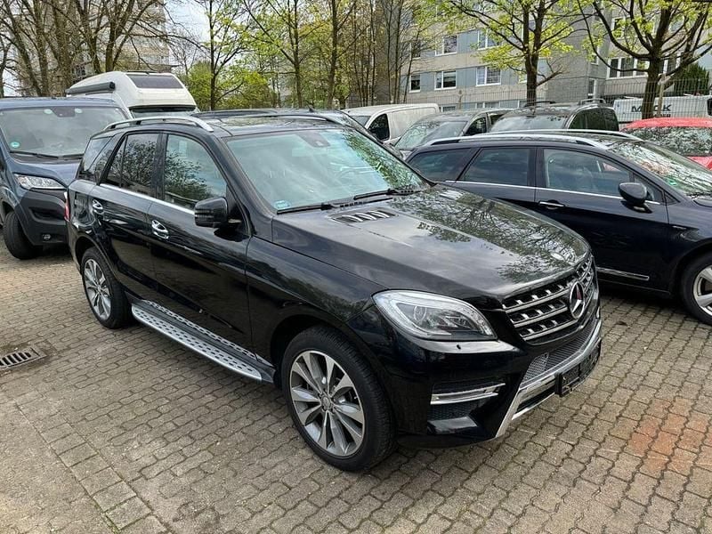 Schwarz Gebraucht 2018 Mercedes ML400 SUV | 22.750 € - Bild 1/4