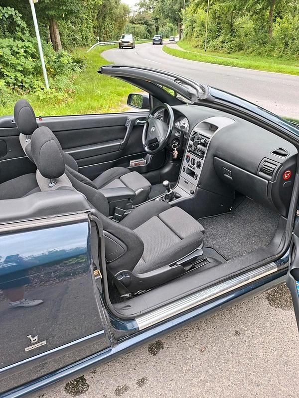 Gebraucht Opel Astra Cabriolet 101 PS (74 kW) 2002 Blau Cabrio