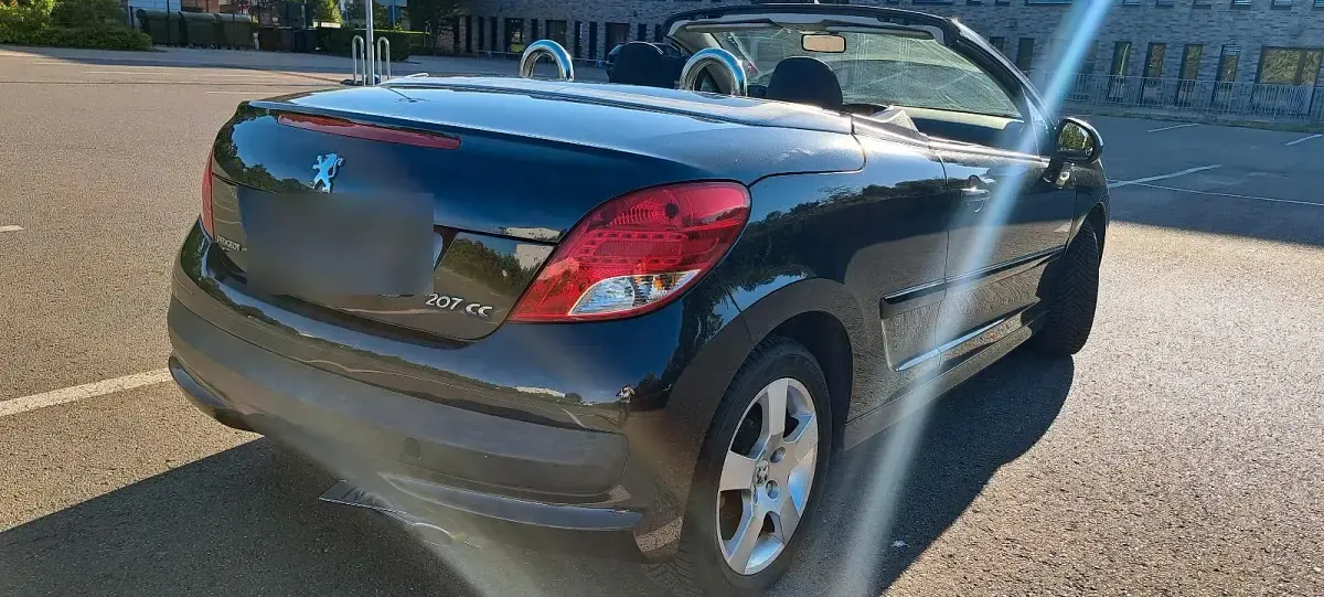 Gebraucht Peugeot 207 CC 120 PS (88 kW) 2011 Schwarz Cabrio