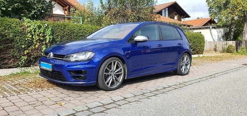 Blau Gebraucht 2014 VW Golf VII R Limousine | 26.000 € - Bild 1/4