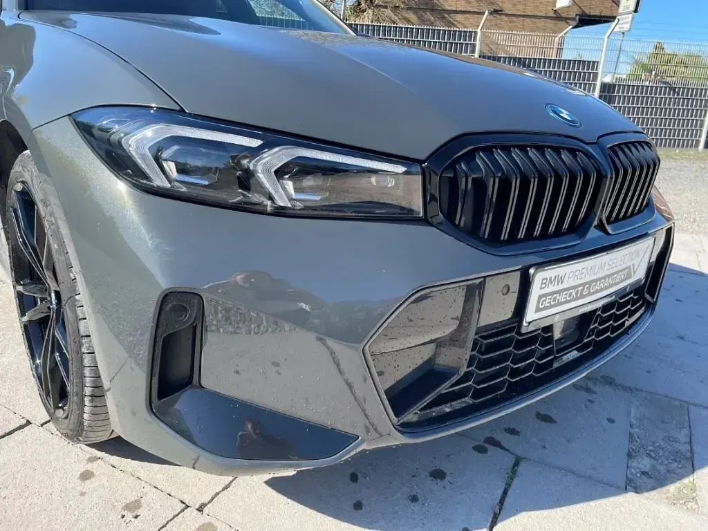 Gebraucht BMW 330e Performance 292 PS (214 kW) 2023 Grau Kombi