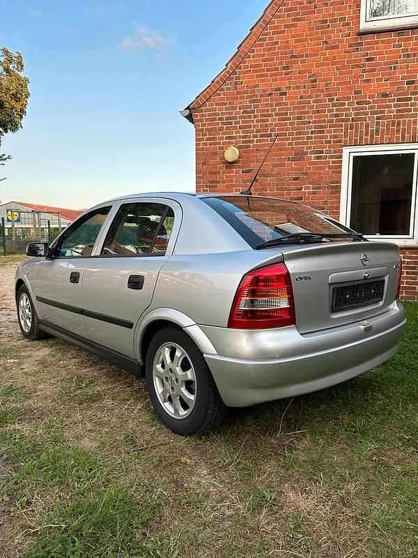 Gebraucht Opel Astra 84 PS (61 kW) 2001 Silber Kleinwagen