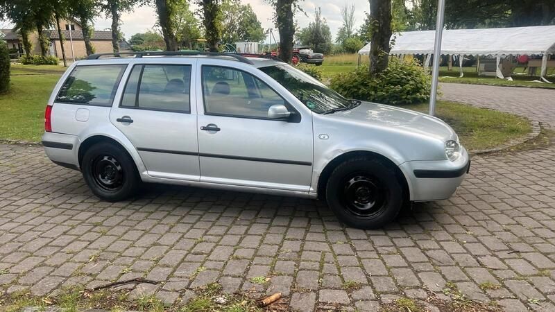 Silber Gebraucht 2004 VW Golf IV Kombi | 900 € (Superpreis) - Bild 1/4