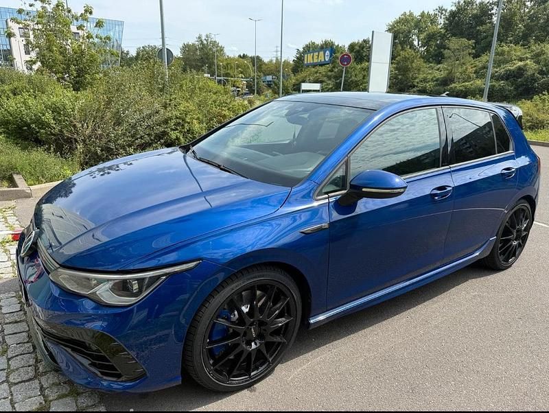 Blau Gebraucht 2021 VW Golf VIII Kleinwagen | 28.000 € (Fairer Preis) - Bild 1/4