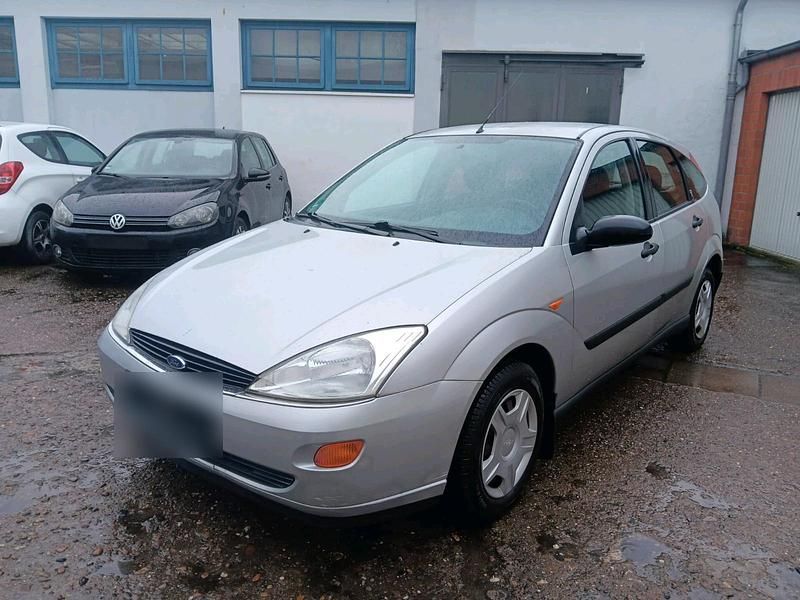 Gebraucht Ford Focus 101 PS (74 kW) 1999 Grau Limousine
