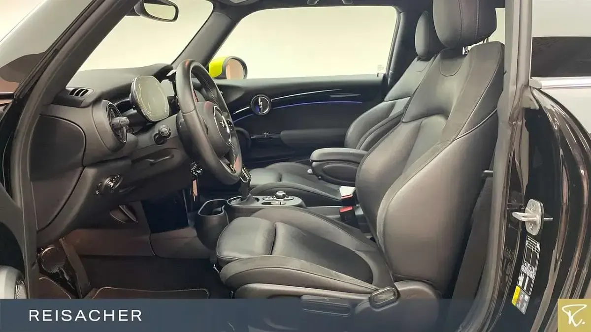Gebraucht Mini Cooper SE 135 kW (184 PS) 2023 Schwarz Kleinwagen