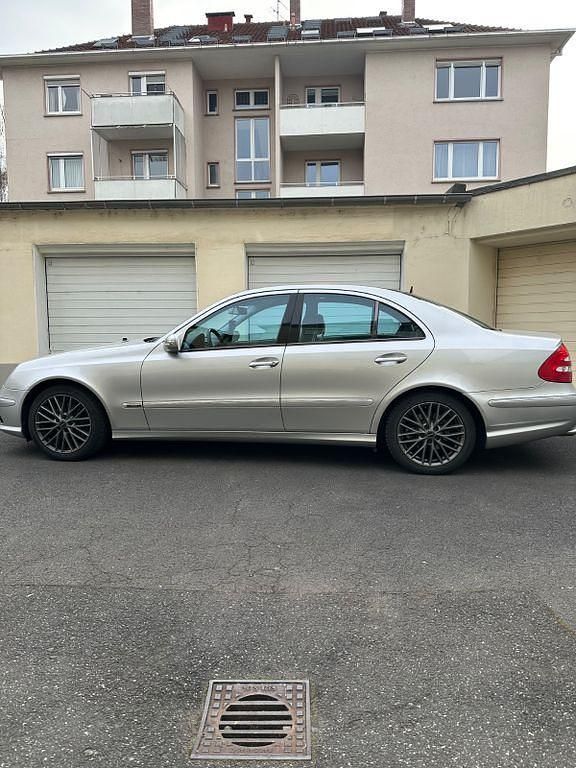 Gebraucht Mercedes E320 AMG 224 PS (164 kW) 2003 Silber Limousine