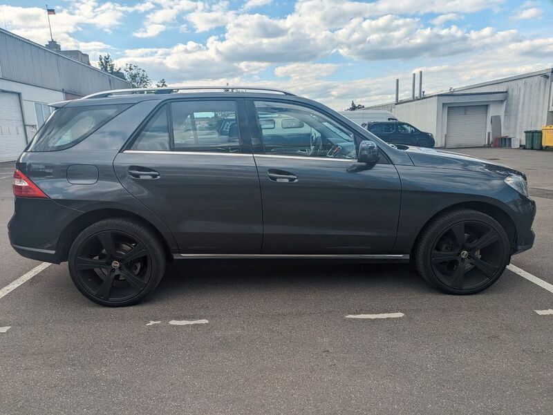 Gebraucht Mercedes ML350 258 PS (189 kW) 2013 Grau SUV