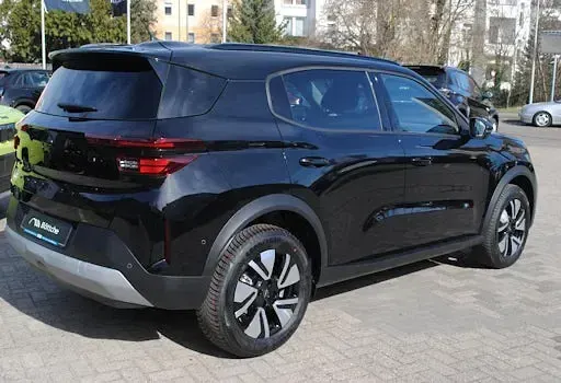 Neu Opel Frontera 83 kW (113 PS) 2025 Lackierung schwarz perla nera/typ aussenverkleidung metalliclackierung SUV
