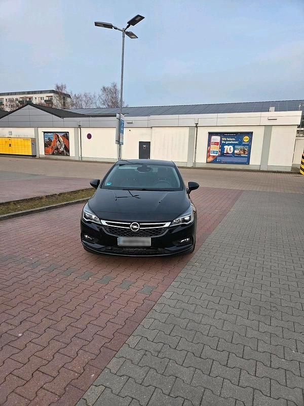 Gebraucht Opel Astra 125 PS (91 kW) 2017 Schwarz Limousine