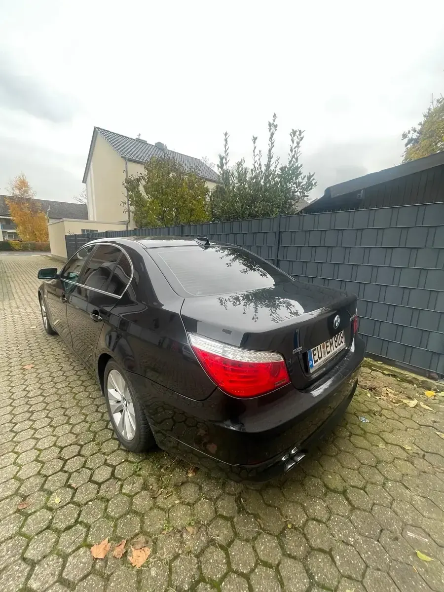 Gebraucht BMW 525 Lifestyle 218 PS (160 kW) 2008 Schwarz Limousine