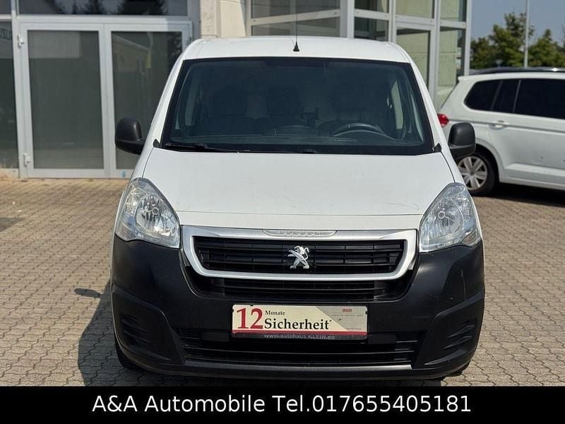 Gebraucht Peugeot Partner Comfort plus 99 PS (72 kW) 2015 Weiß Van / Kleinbus